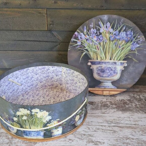 Pretty Vintage Hat Box Floral Design Cream Braid Cord Violet Design